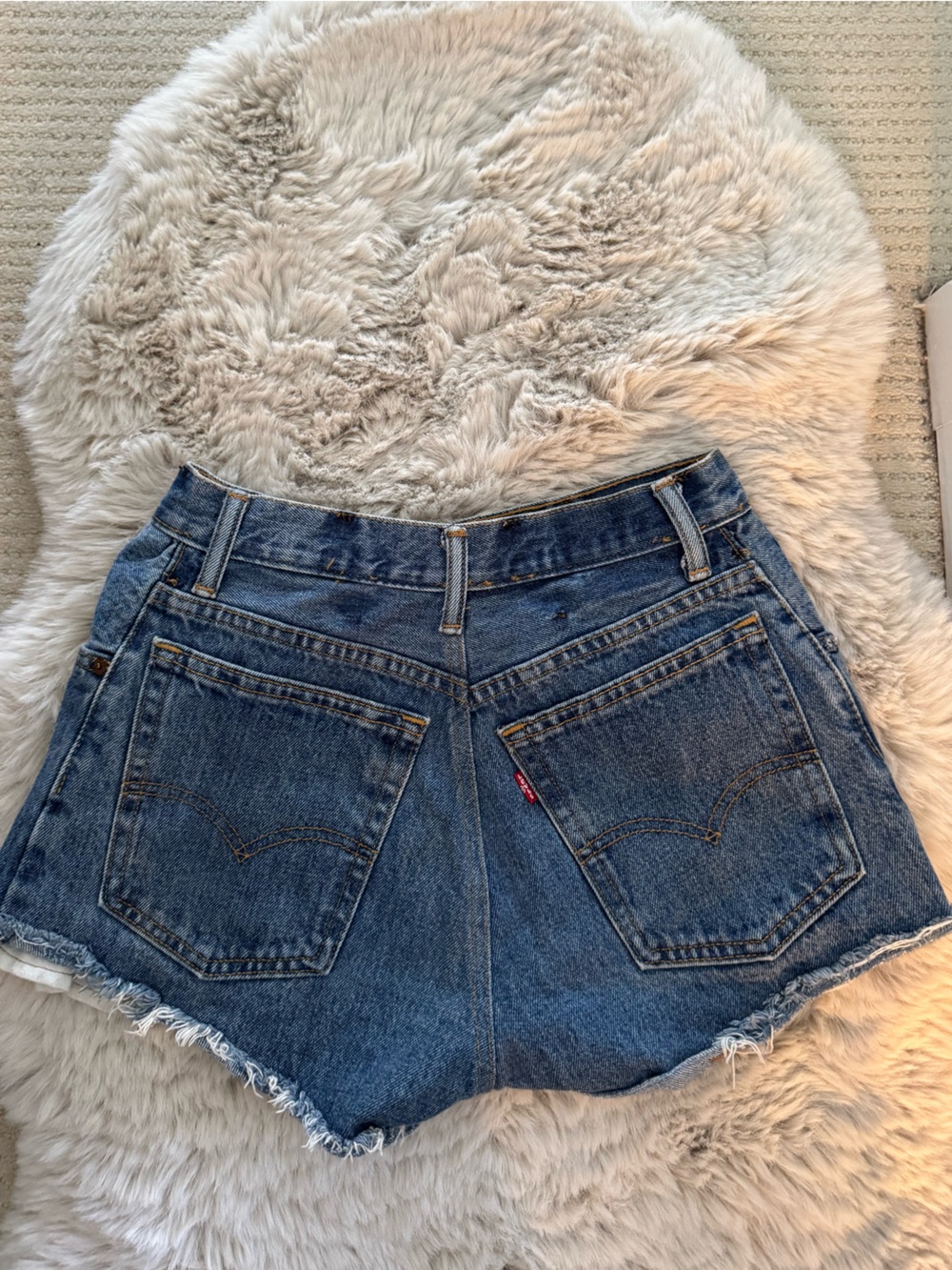 Levi’s Distressed Denim Cut Off Shorts |26 - Picture 3 of 10